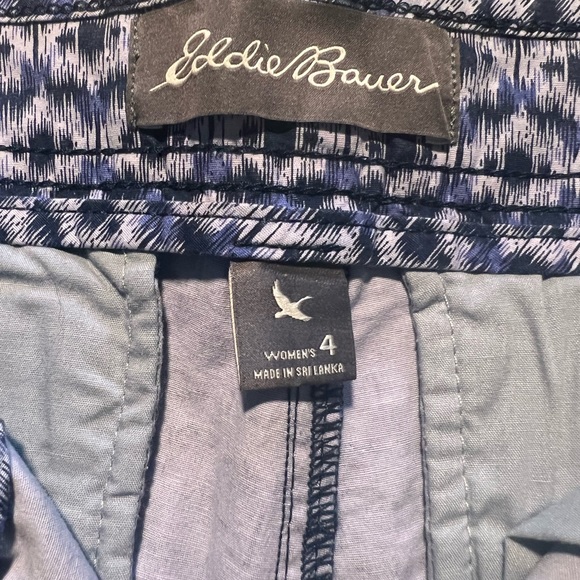 Eddie Bauer funky blue patterned khaki shorts - Picture 3 of 3